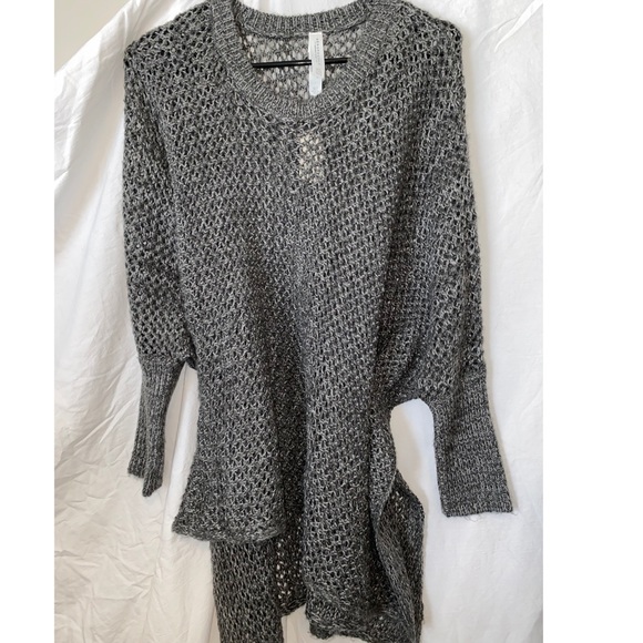 New Knit Cover / Poncho - Picture 5 of 6